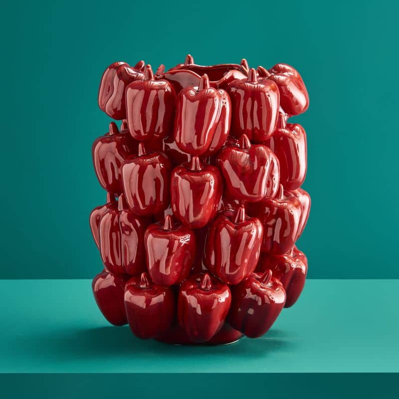 Vase Paprika édition limitée en mise en scène intérieur, présence sculpturale rouge DUNE & CO