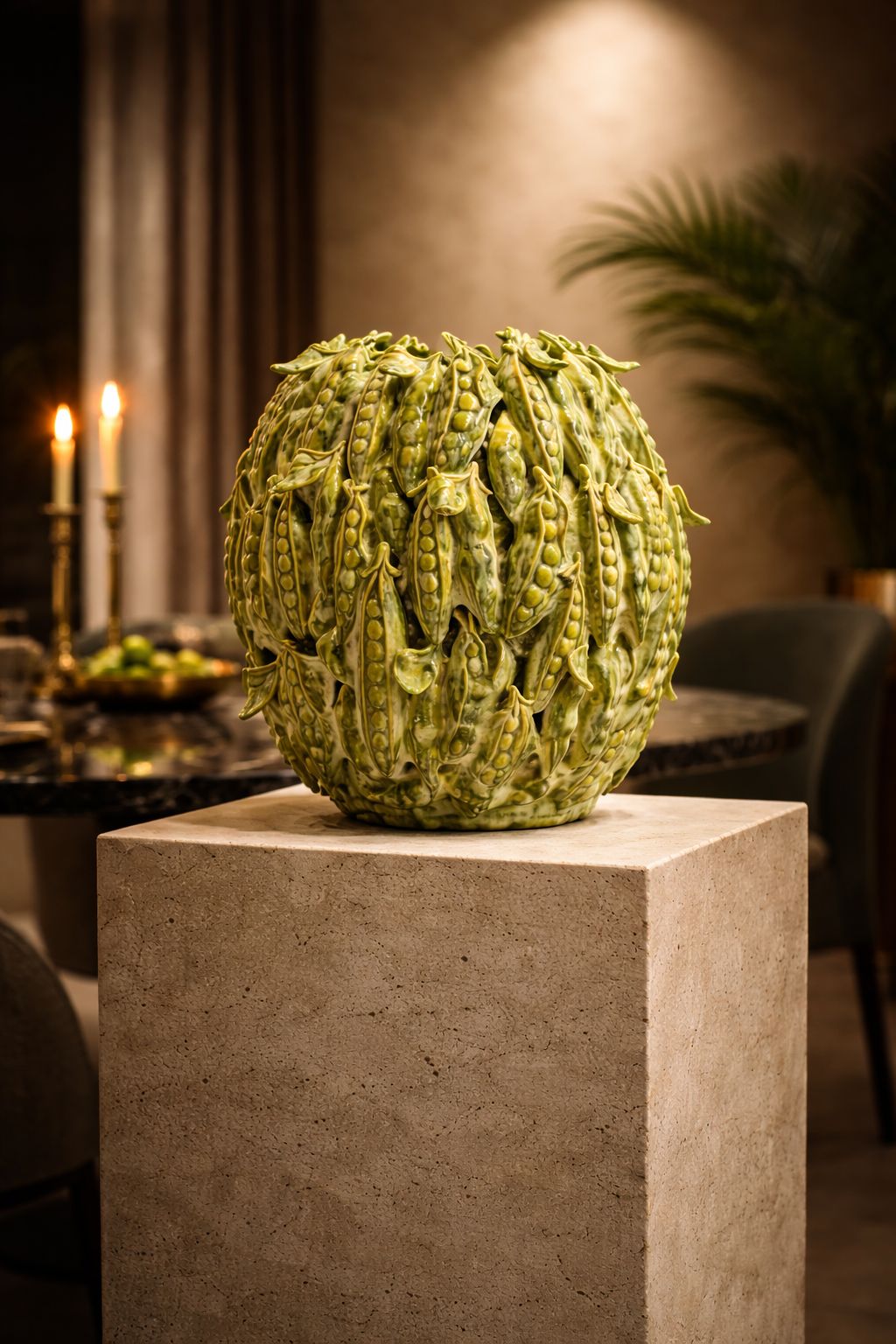Vase Pois Vert en mise en scène intérieur, présence sculpturale verte DUNE & CO