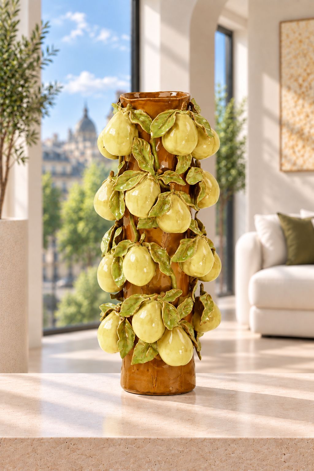 Vase en forme de poire brun en grès de 46 cm dans un intérieur parisien contemporain, DUNE & CO